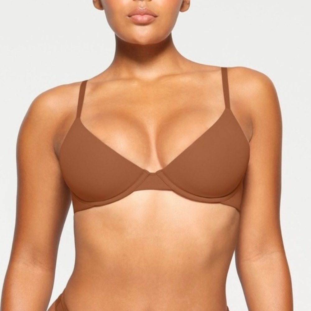 SKIMS Fits Everybody Scoop Neck Plunge BRONZE